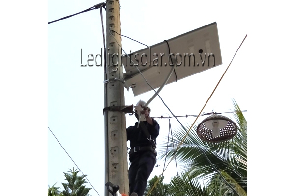 Lắp đặt đèn đường AOS